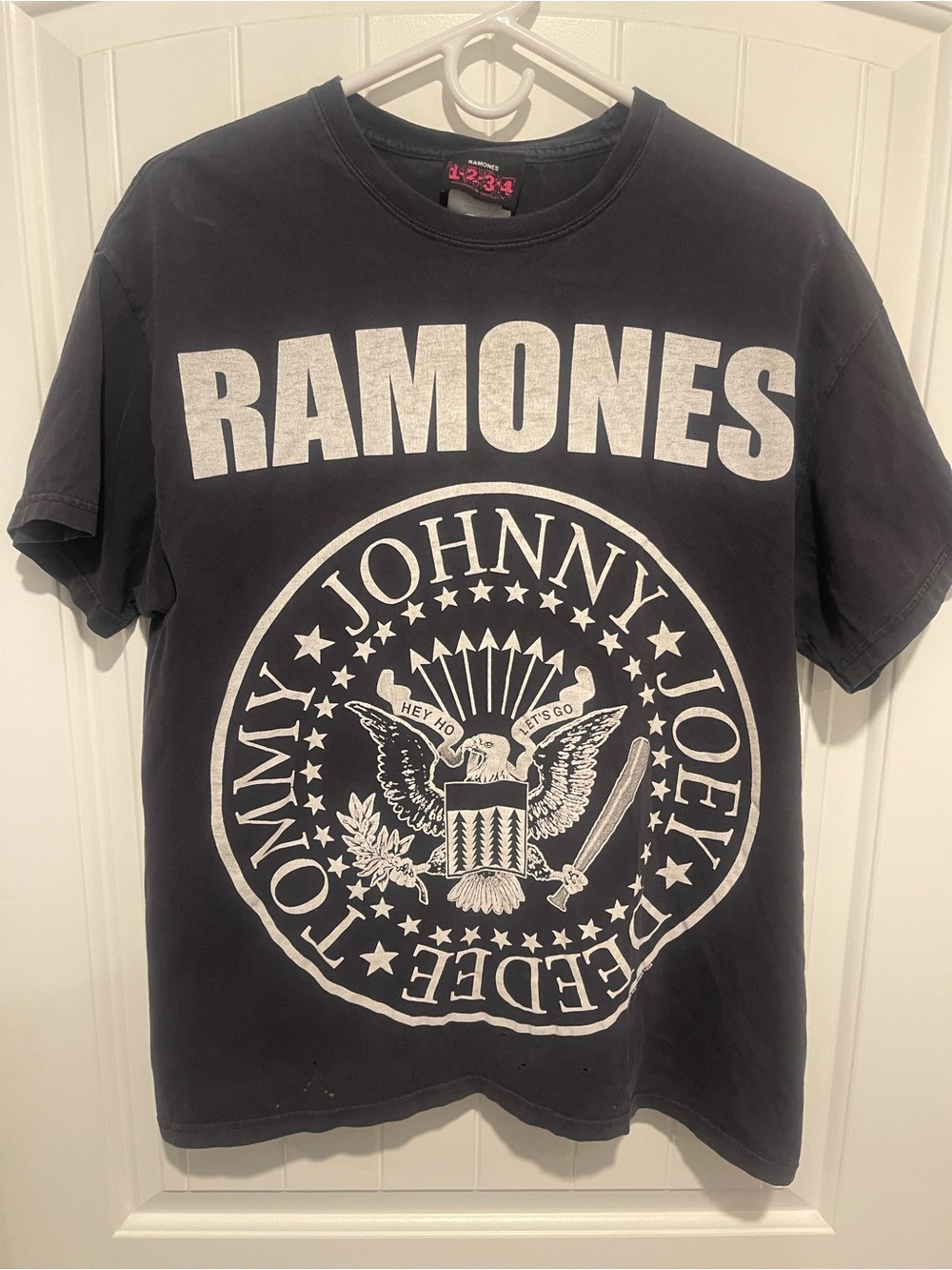 2008 Ramones 1-2-3-4 Distressed Punk Rock Band Tee Large